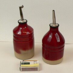 Pot à huile, à vinaigre, avec verseur