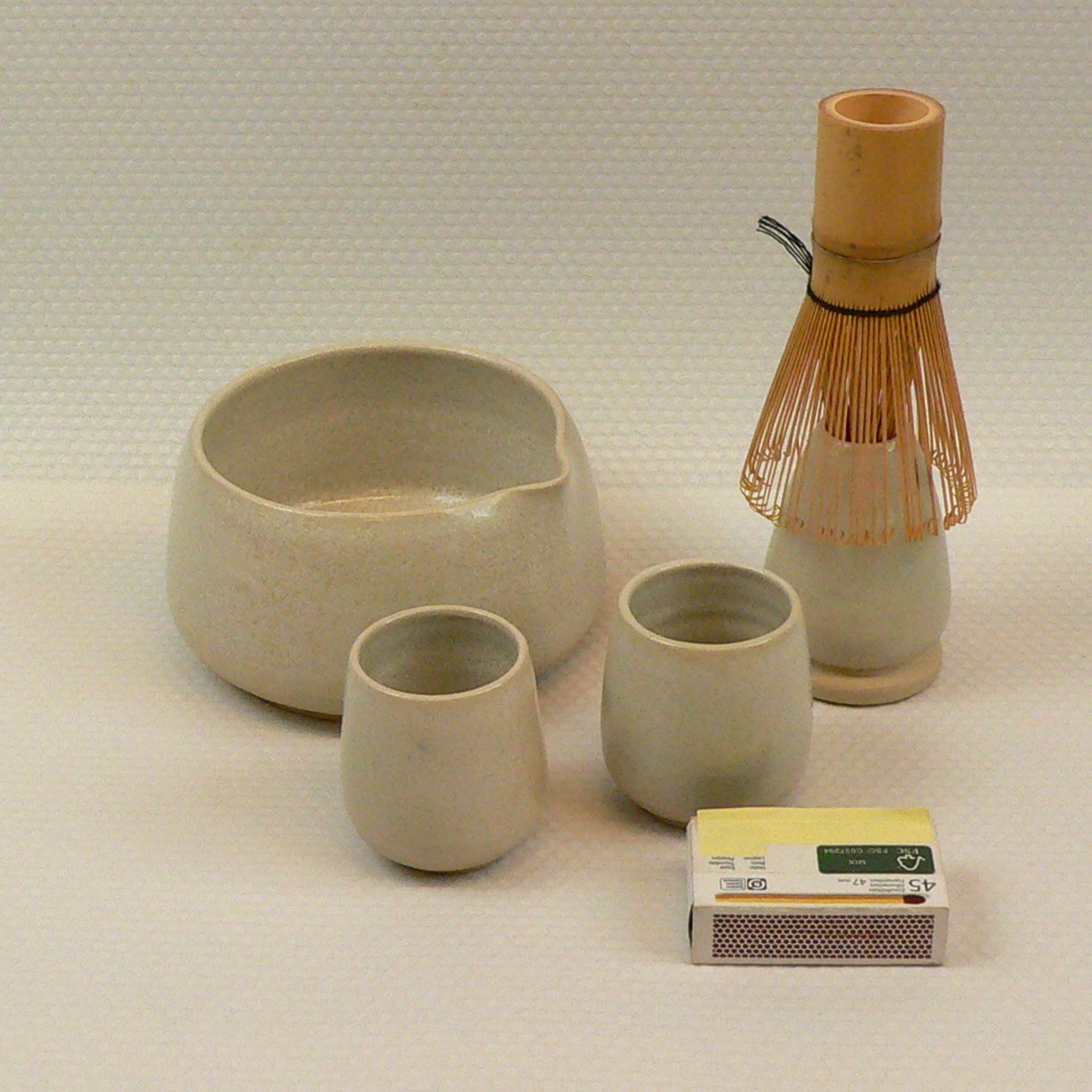 Ensemble Matcha: Bol, support à fouet, 2 tasses 0.6 dl