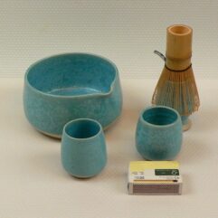 Ensemble Matcha: Bol, support à fouet, 2 tasses 0.6 dl